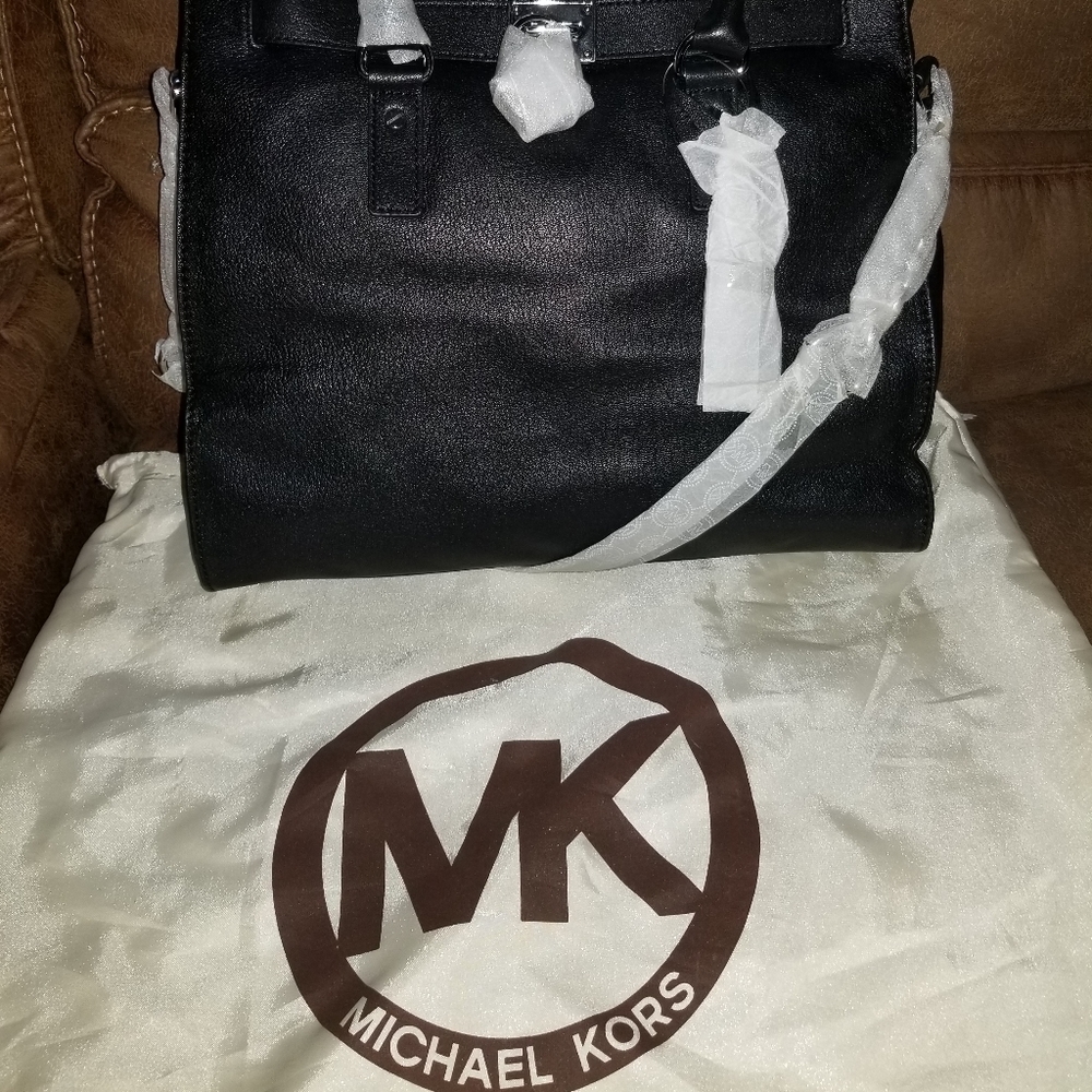 Michael Kors Hamilton Tote - Picture 7 of 7